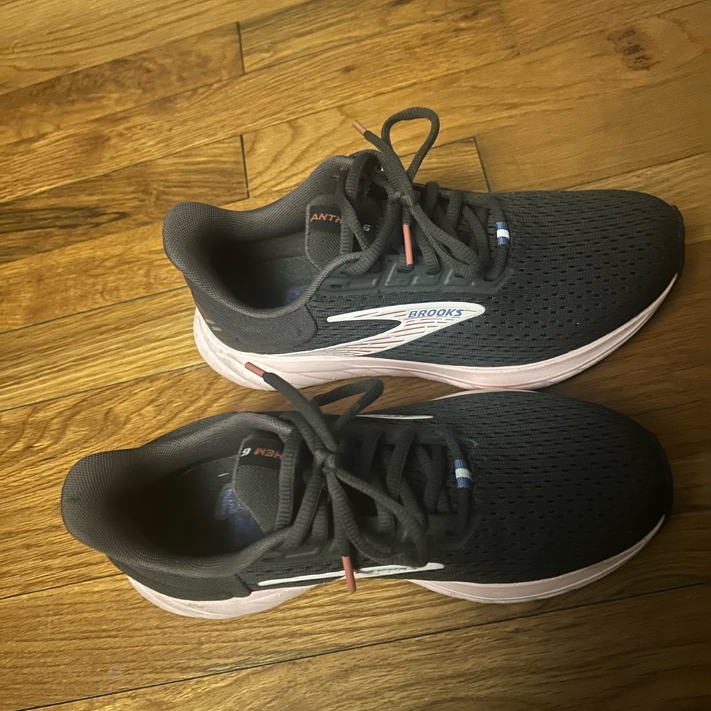 Women’s Sneakers